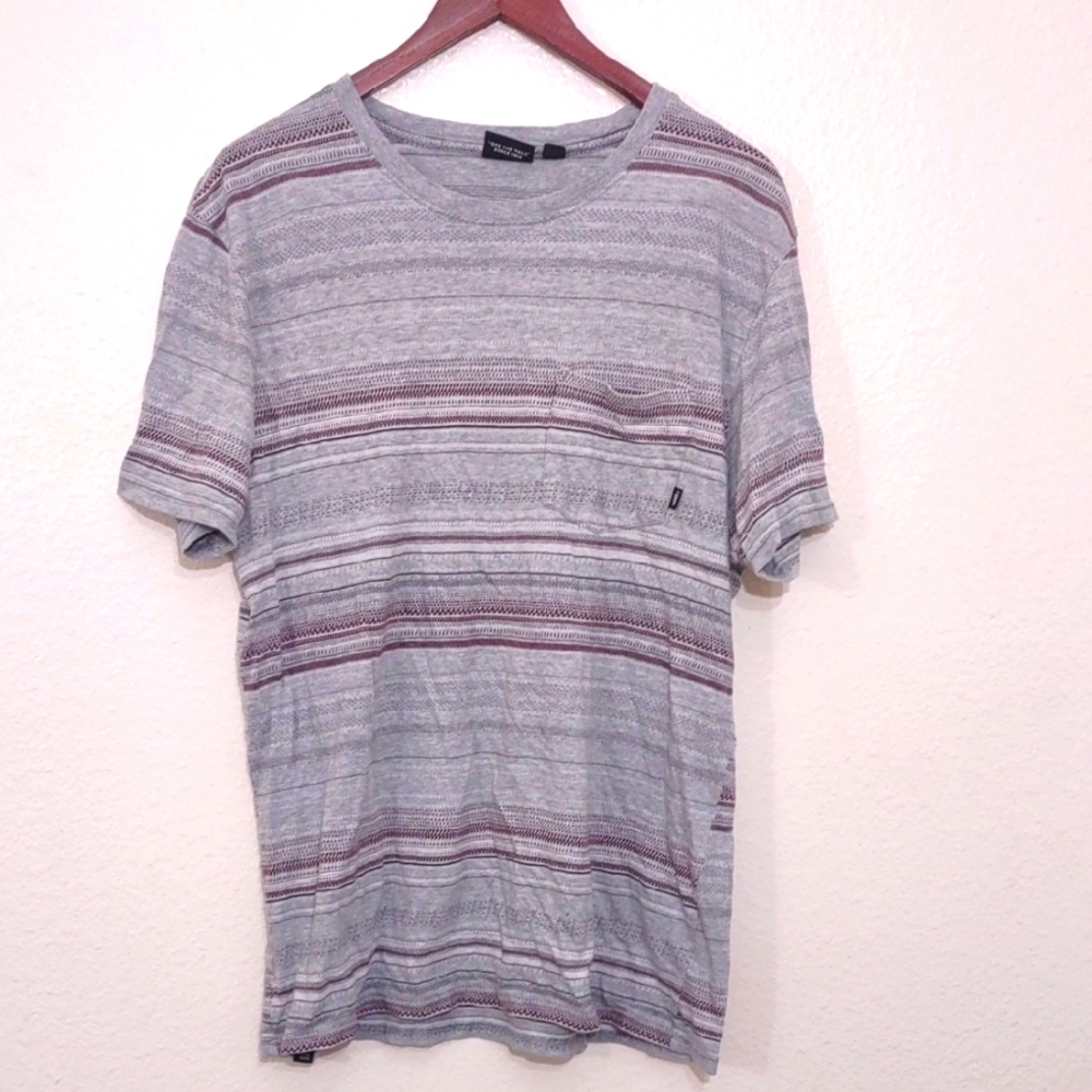 SLIGHTLY USED VANS T-SHIRT SIZE L COLOR GRAY AND BURGUNDY HAS POCKET - Picture 1 of 11
